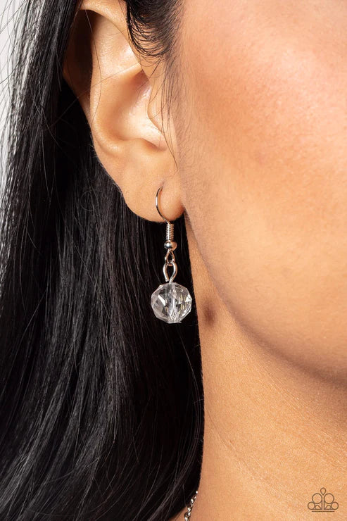 Paparazzi TASTEFUL TEARDROP - WHITE NECKLACE