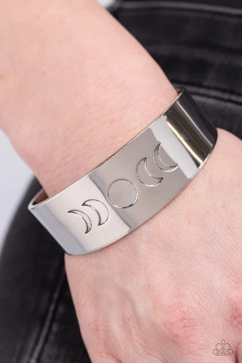 Paparazzi Lunar Effect - Silver Bracelet