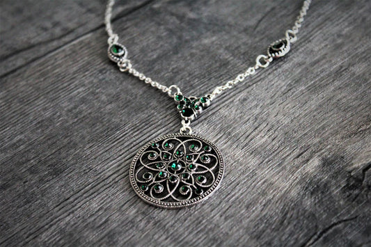 Timeless Traveler Green - Paparazzi Necklace