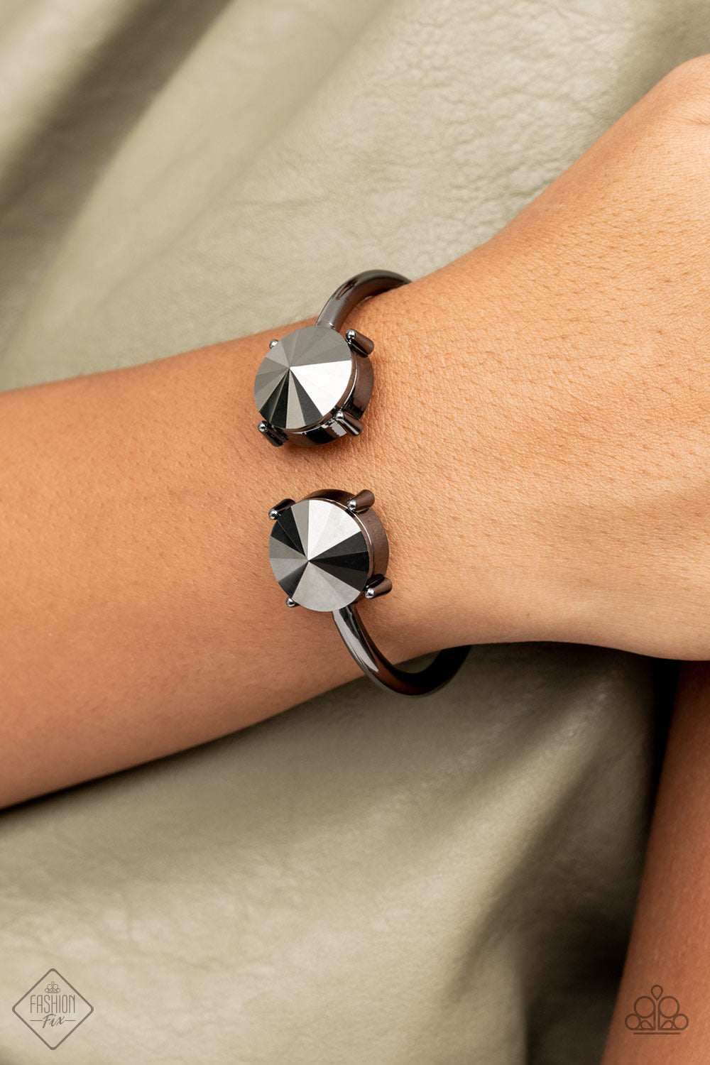 Spark and Sizzle - Black Paparazzi Bracelet
