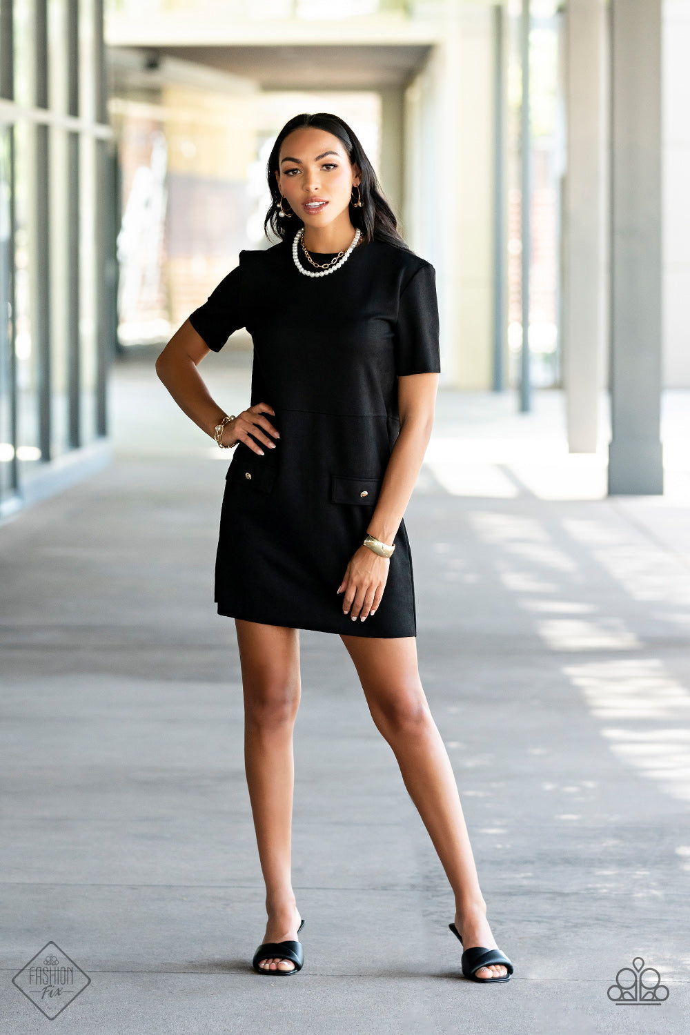 Paparazzi Metro Pier - Gold Earrings