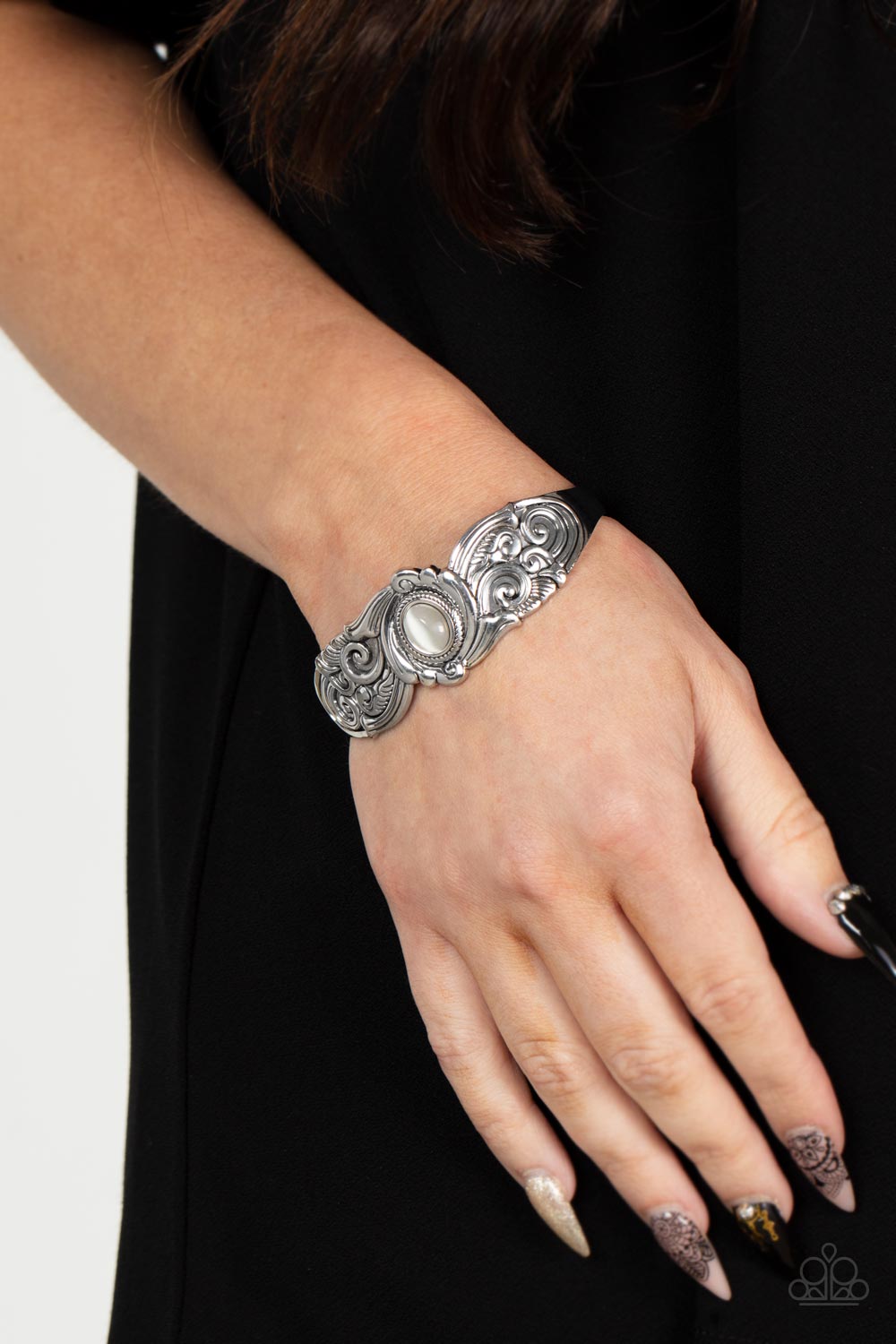 Paparazzi Glowing Enchantment - White Bracelet