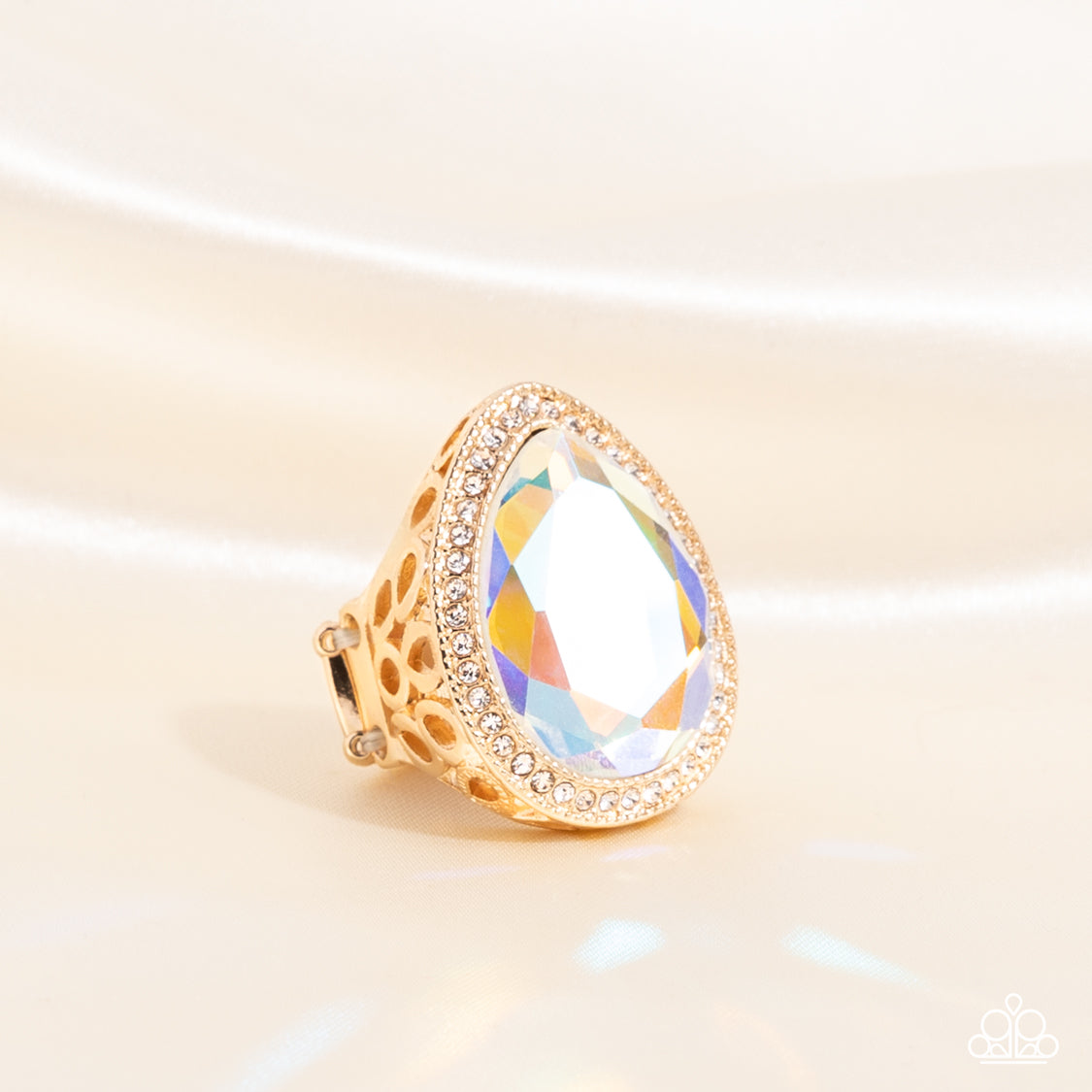 Paparazzi Illuminated Icon - Gold Ring