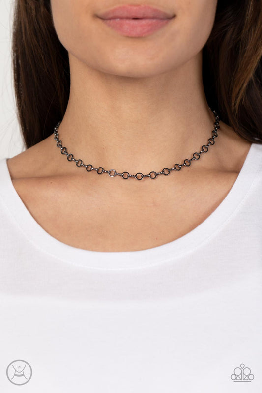 Keepin it Chic - Black - Paparazzi Necklace