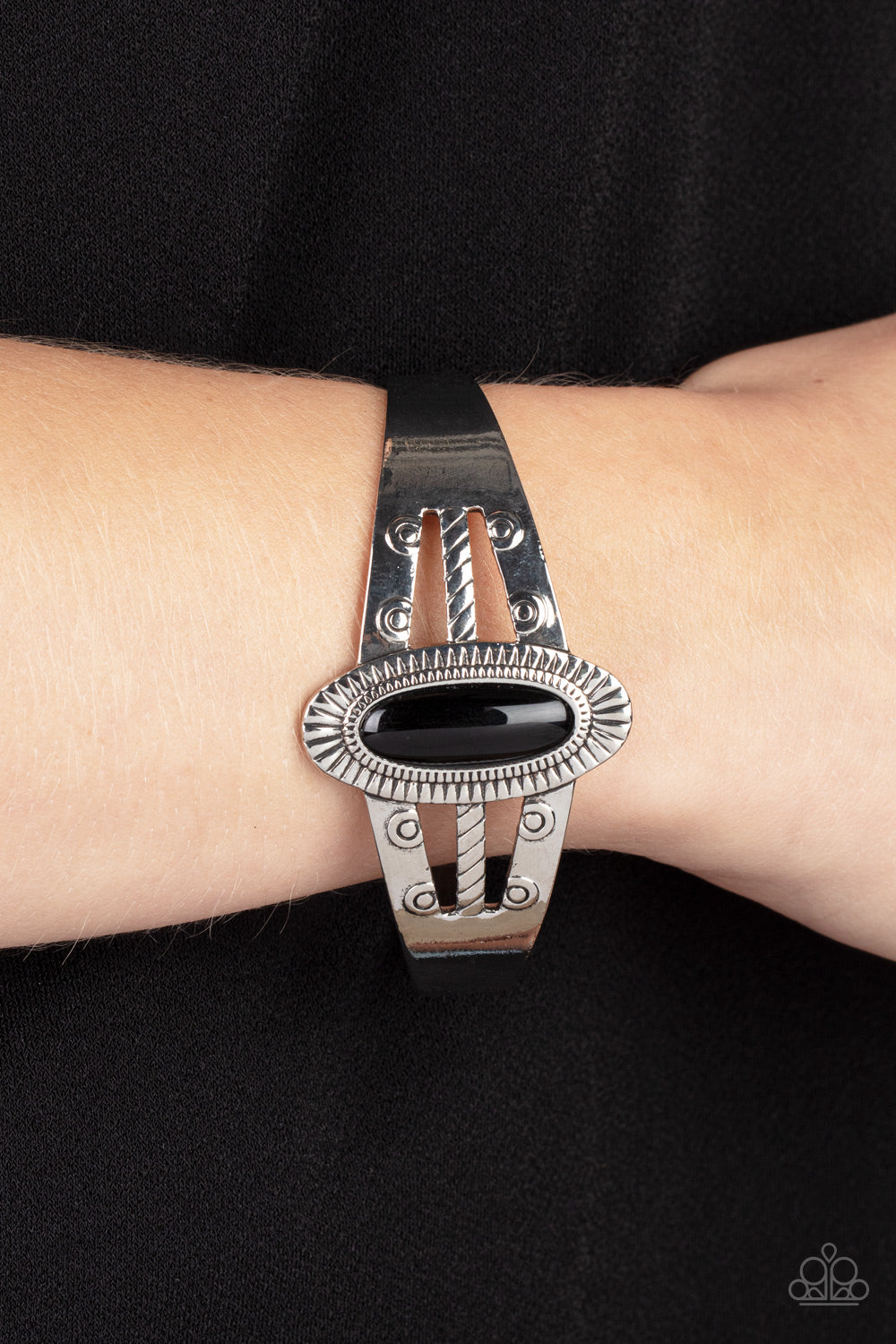 Paparazzi Wanderlust Walkabout - Black Bracelet