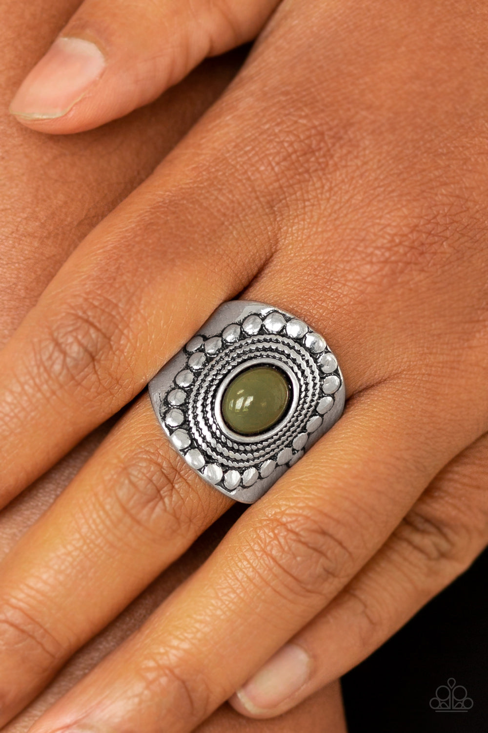 Paparazzi ZEN To One - Green Ring