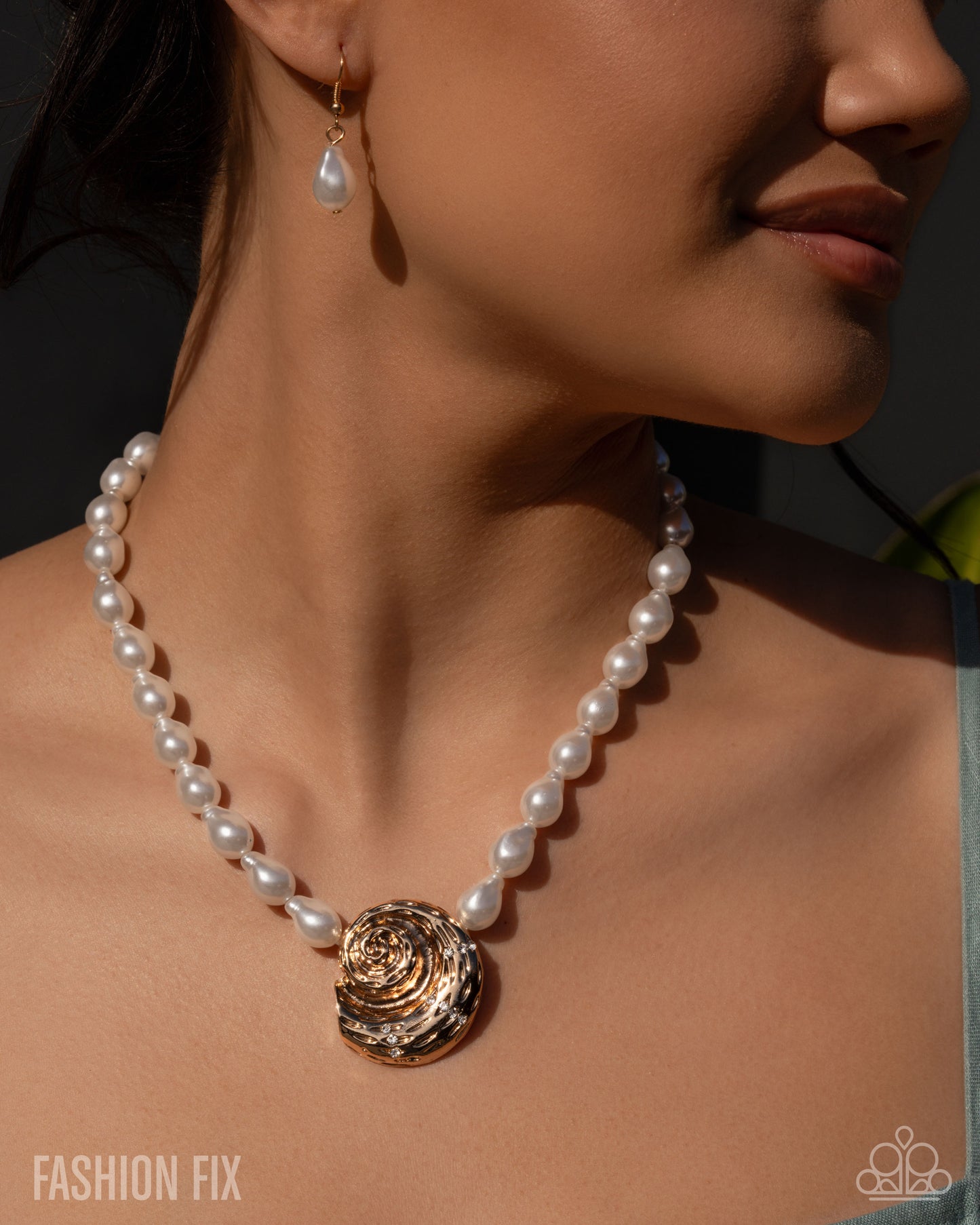 Paparazzi Memorable Mermaid - Gold Necklace