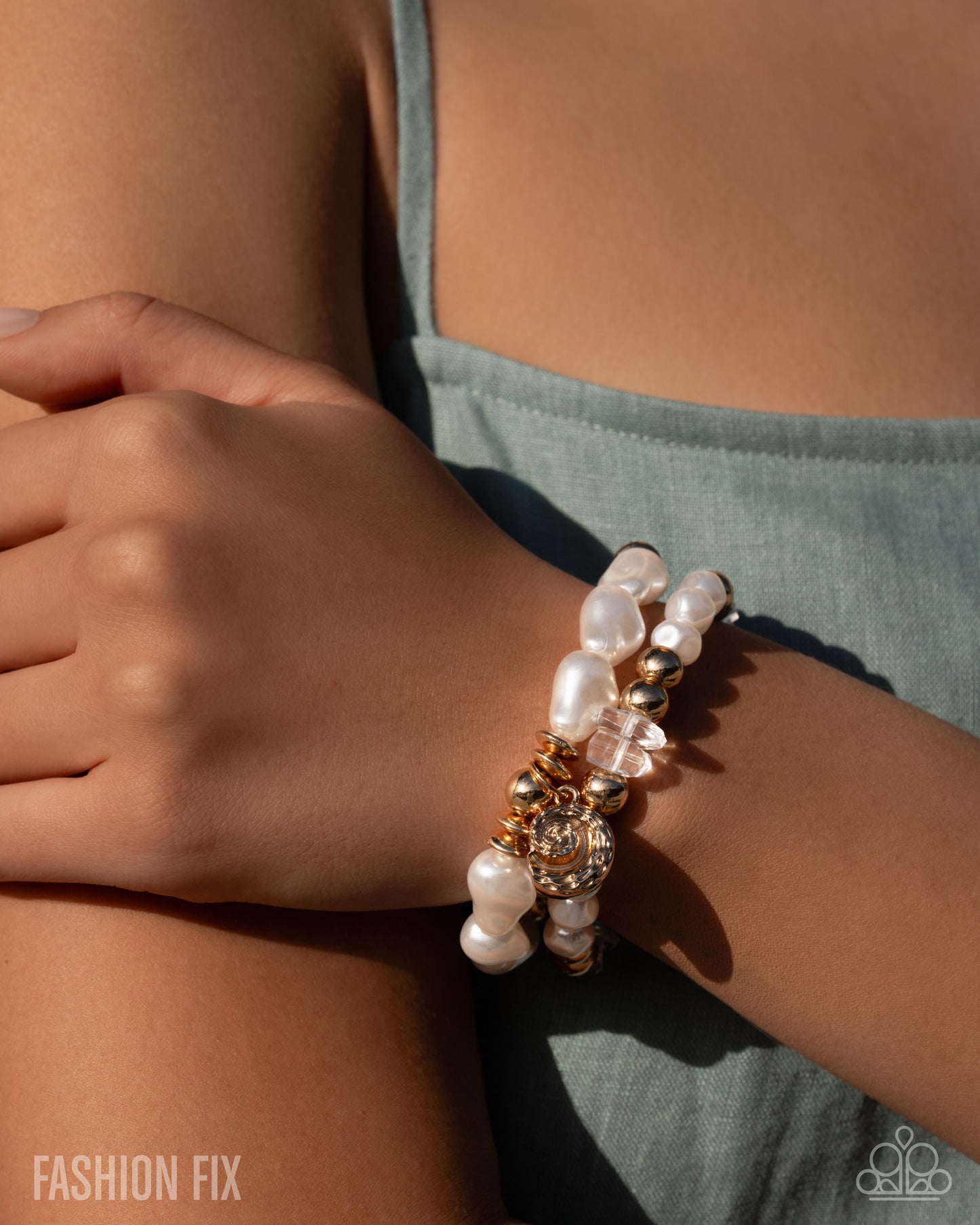 Paparazzi Melodic Mermaid - Gold Bracelet