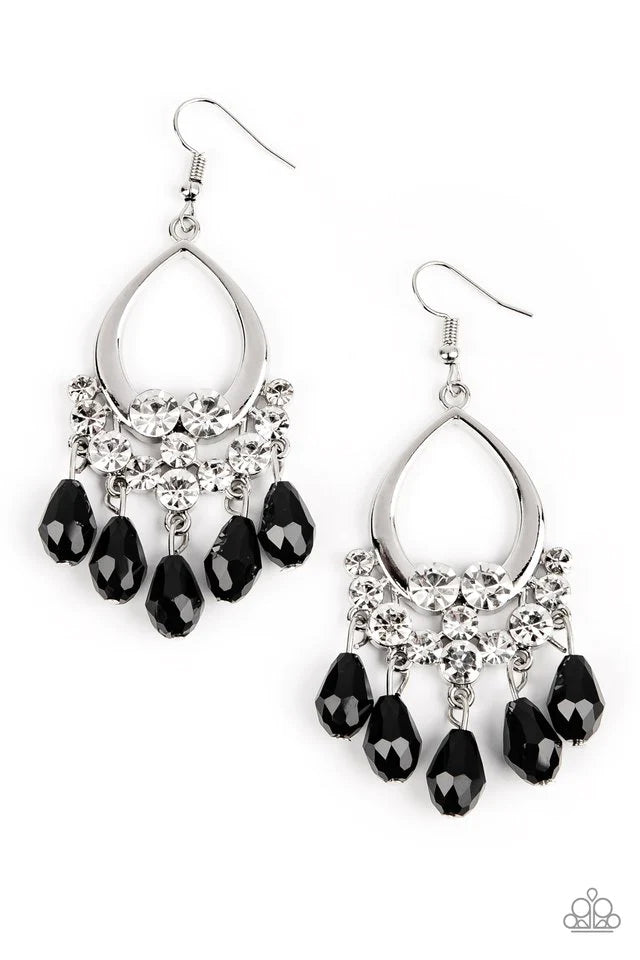 Paparazzi Famous Fashionista - Black Earring