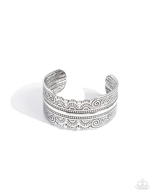 Paparazzi Into the Horizon - Silver Bracelet