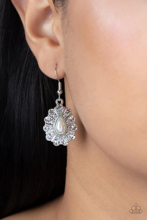 Paparazzi Extroverted Elegance - White Earrings