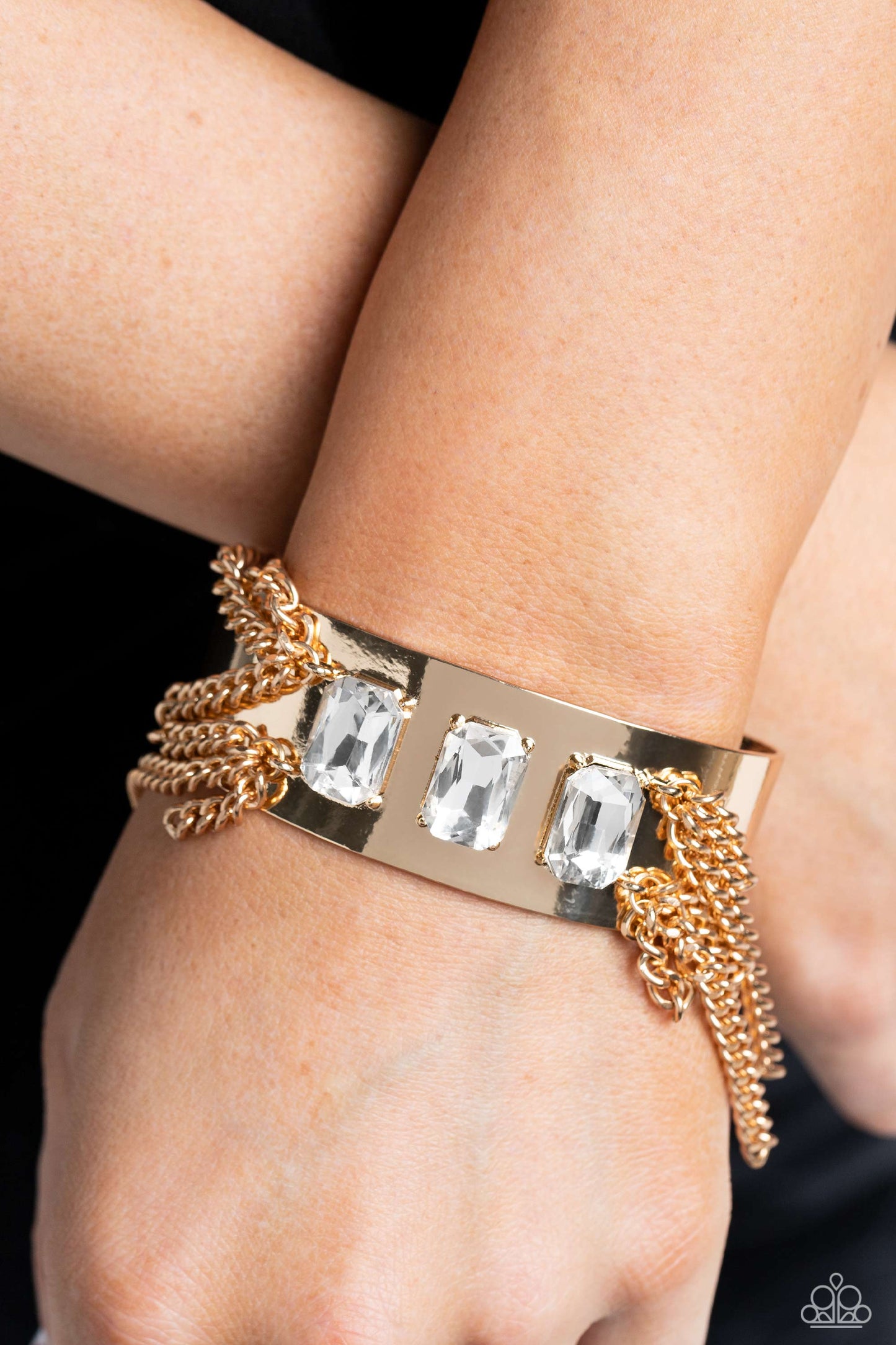 CHAIN Showers - Gold Paparazzi Bracelet