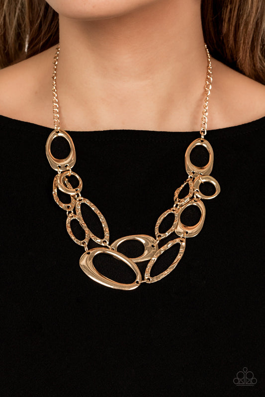 Paparazzi Game OVAL - Gold Necklace