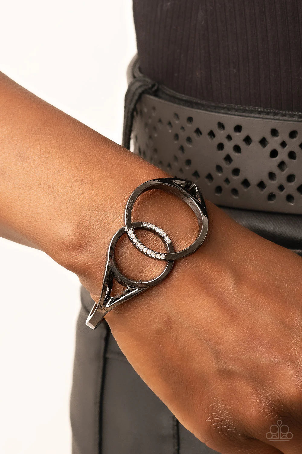 Paparazzi Scope of Expertise - Black Bracelet