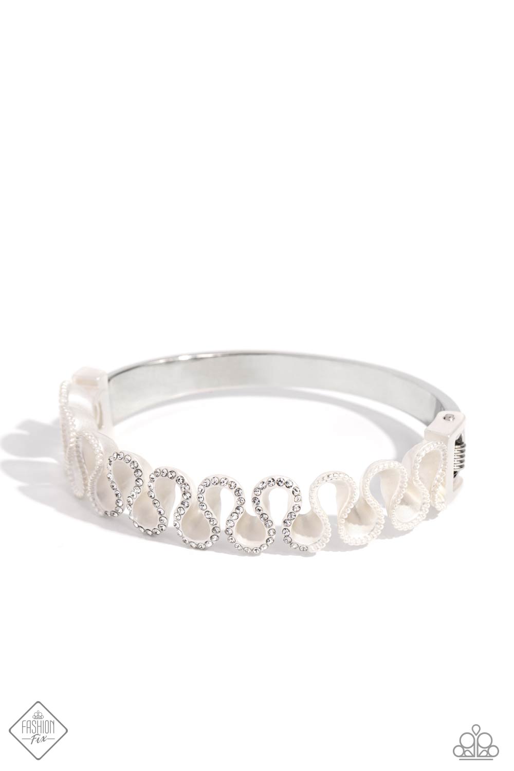 Paparazzi Scrunched Surety - White Bracelet