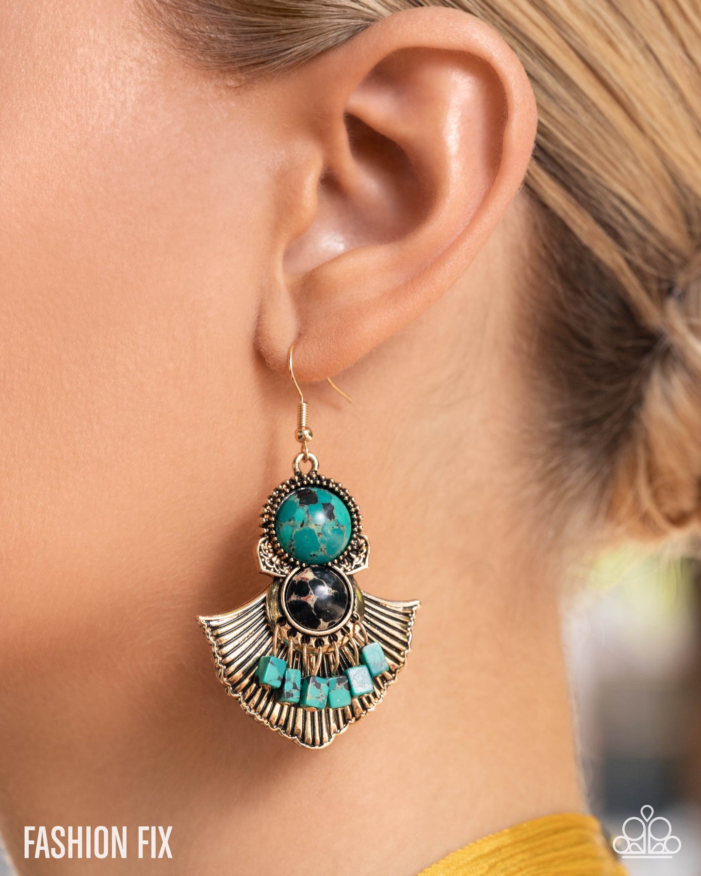 Paparazzi Expecting Adventure - Green Earring