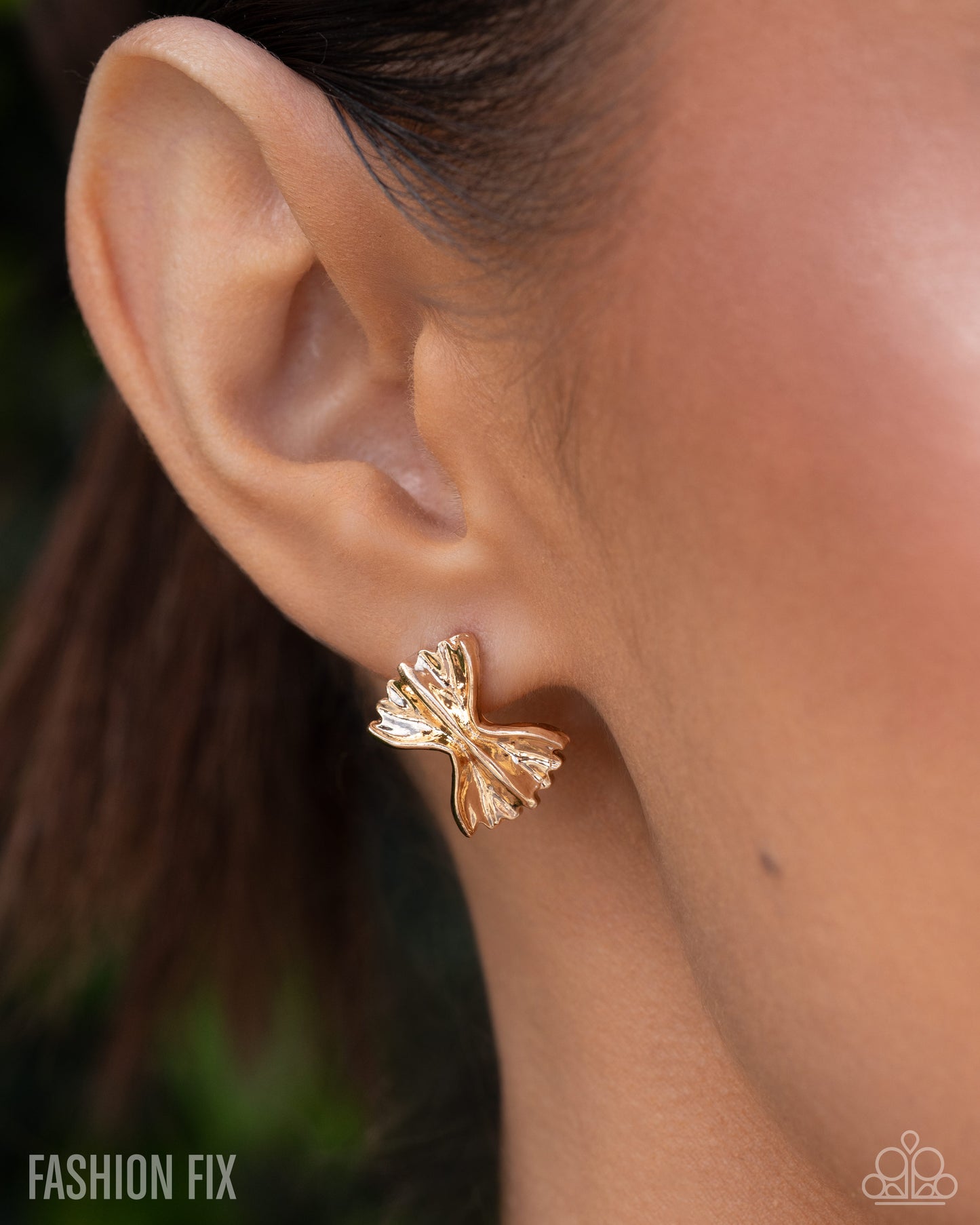 Paparazzi Sophisticated Selfie - Gold Earrings
