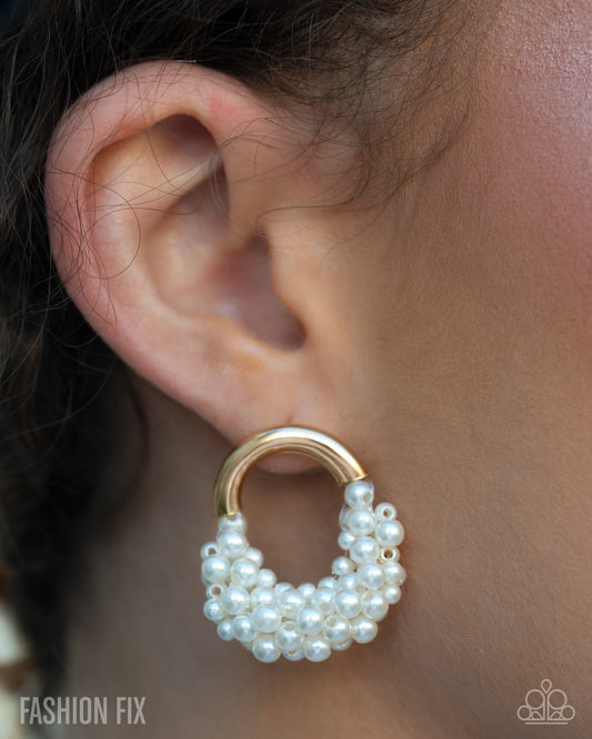 Paparazzi Elizabethan Elegance - Gold Earrings