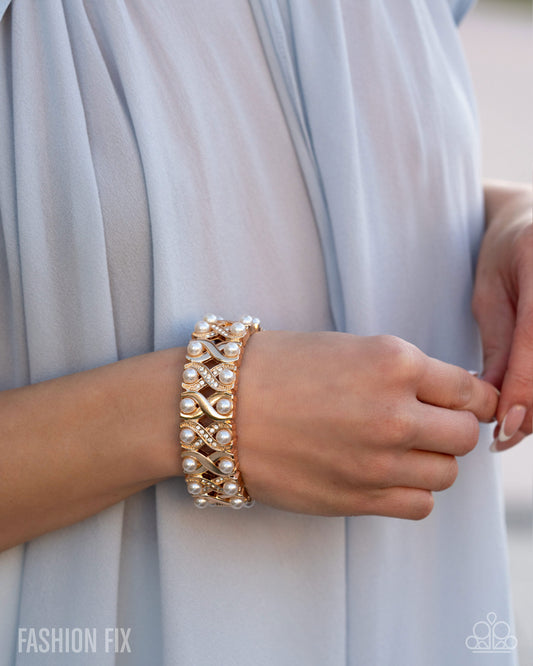Paparazzi Elizabethan Era - Gold Bracelet