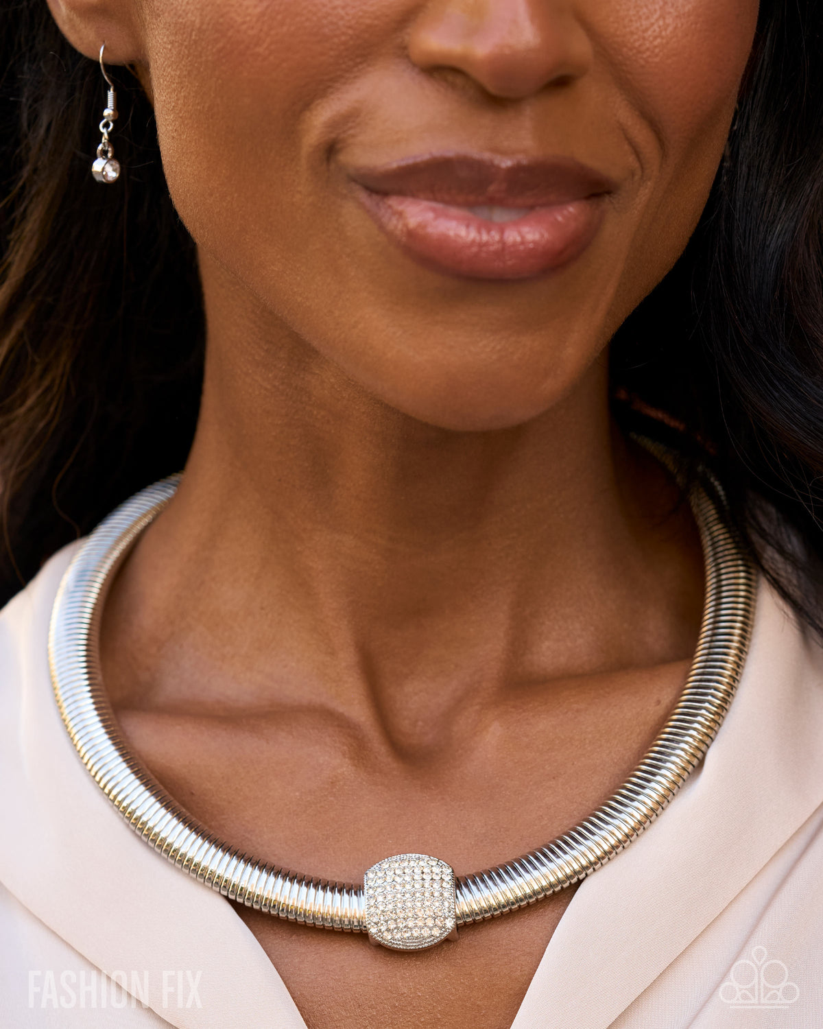 Paparazzi Downtown Demand - White Necklace
