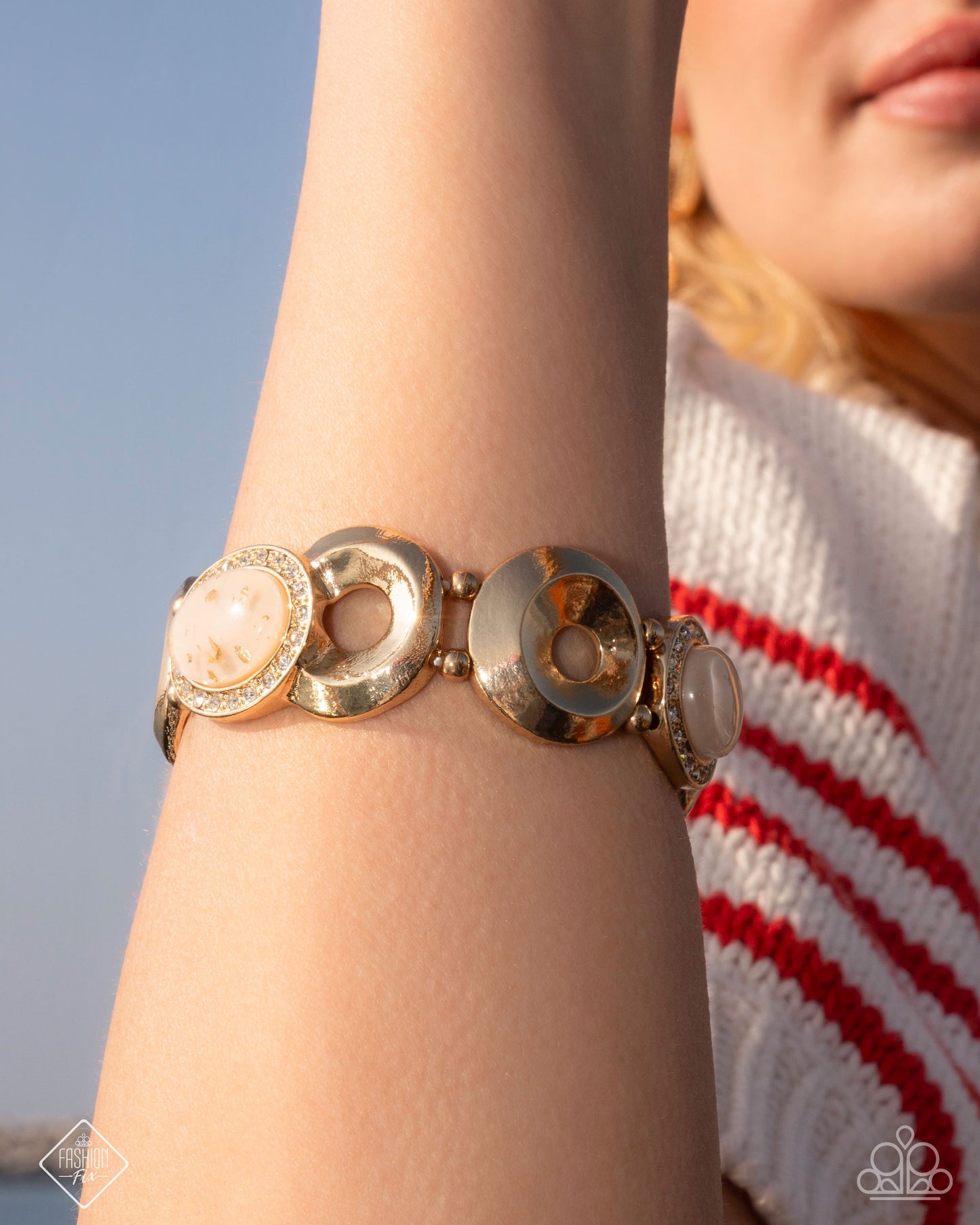 Paparazzi Feminine Flecks - Gold Bracelet