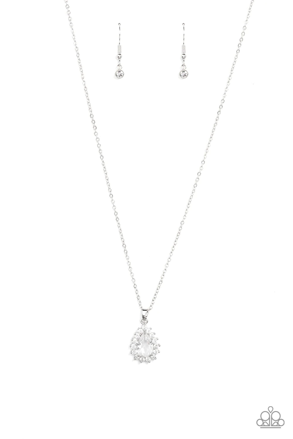 Paparazzi A Guiding SOCIALITE - White Paparazzi Necklace