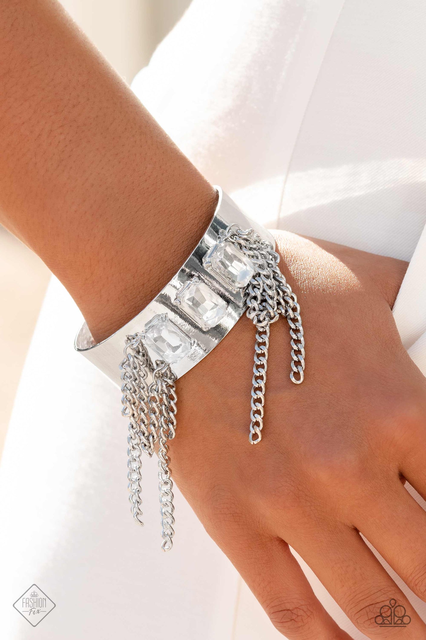 Paparazzi CHAIN Showers - White Bracelet