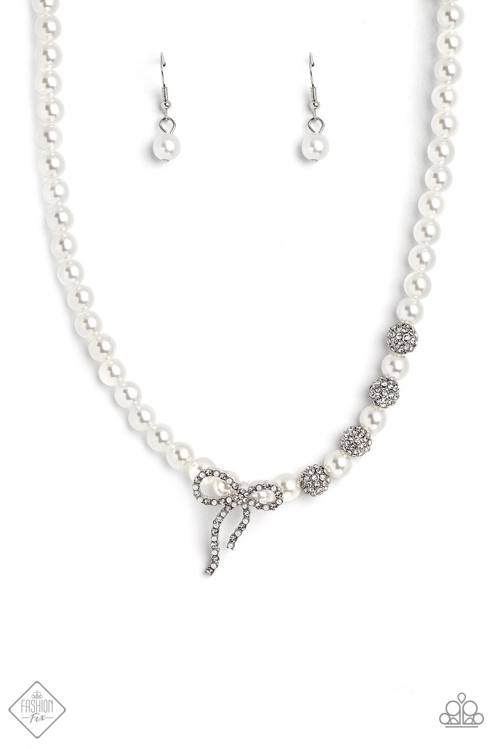 Paparazzi Classy Cadenza - White Necklace