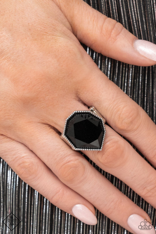 Dynamically Defaced - Black Paparazzi Ring