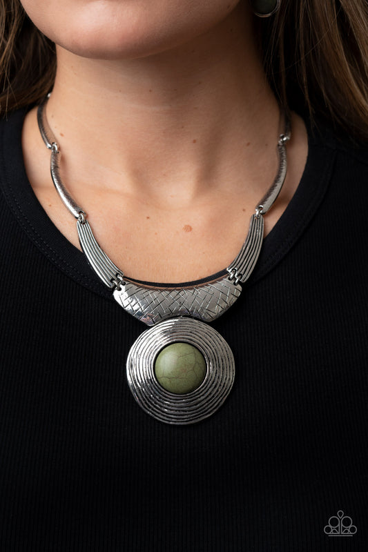 EMPRESS-ive Resume - Green Paparazzi Necklace