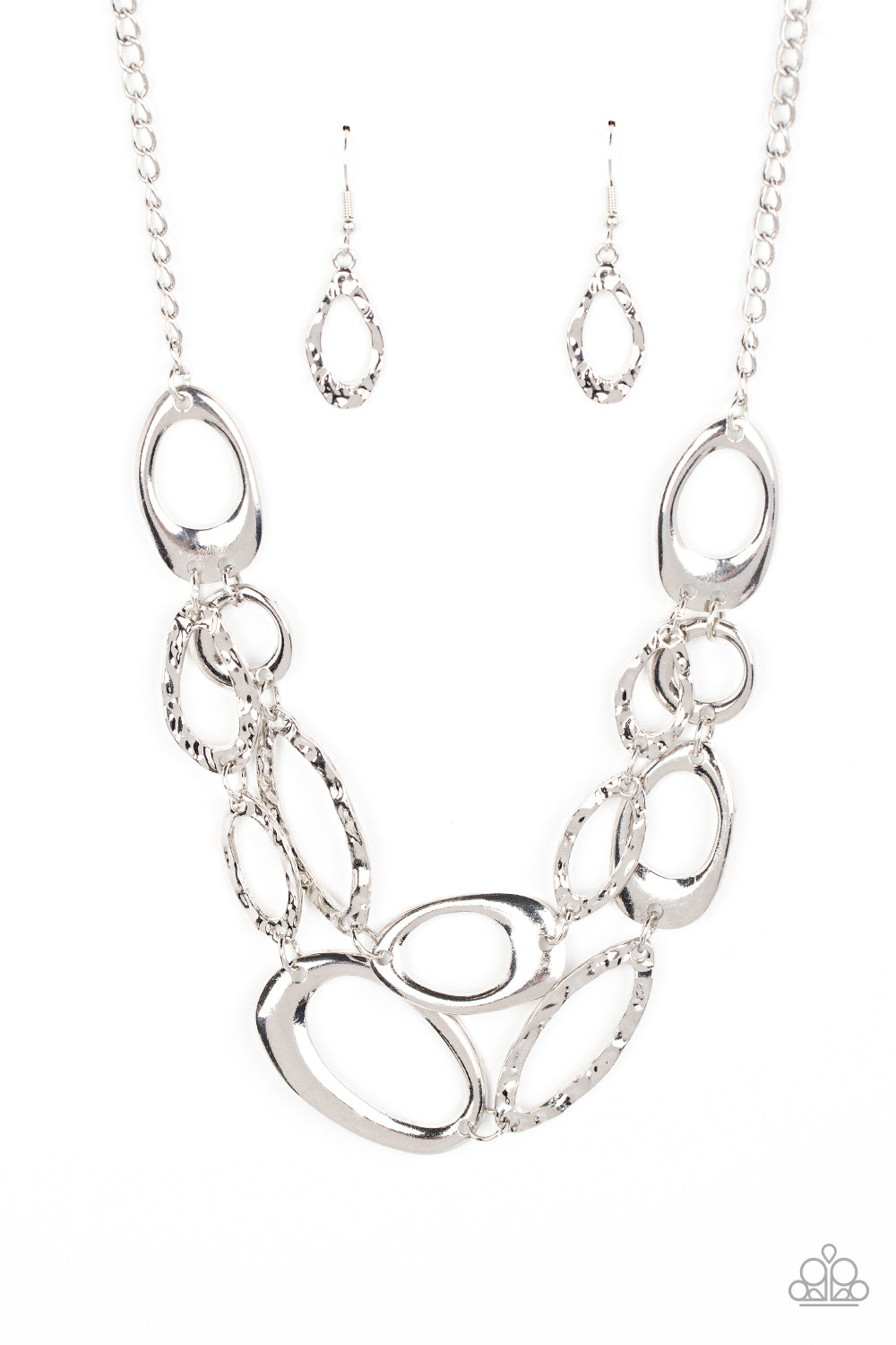 Game OVAL - Silver Paparazzi Necklace