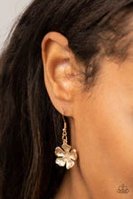 Homegrown Glamour - Gold Paparazzi Necklace