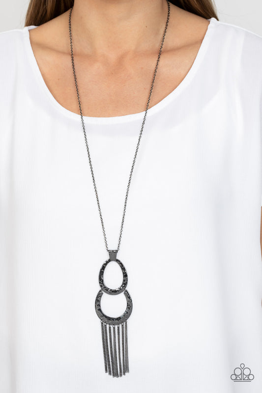 Reeling in Relics - Black Paparazzi Necklace
