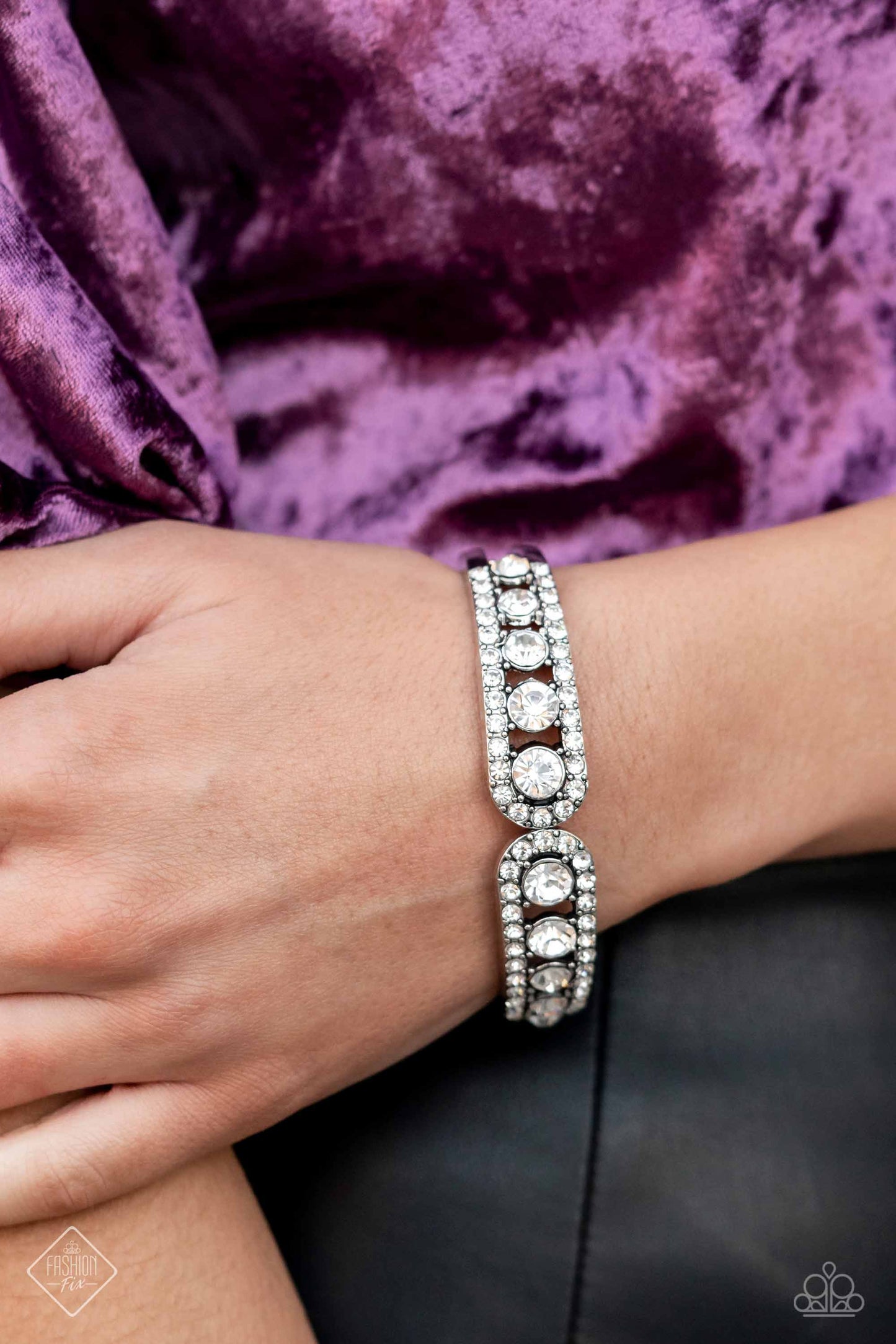 Paparazzi Spellbinding Splendor - White Bracelet